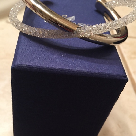 Swarovski Crystaldust Cross Cuff - Picture 5 of 5